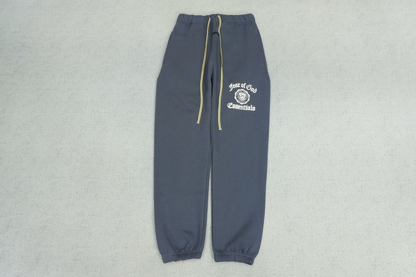 F - SWEATPANTS