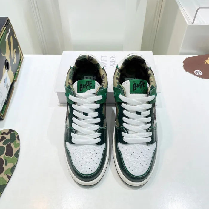 B - SNEAKERS