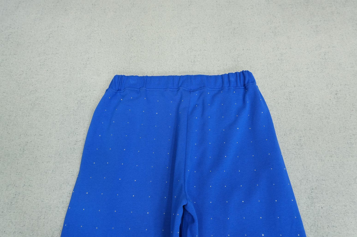 S - SWEATPANTS