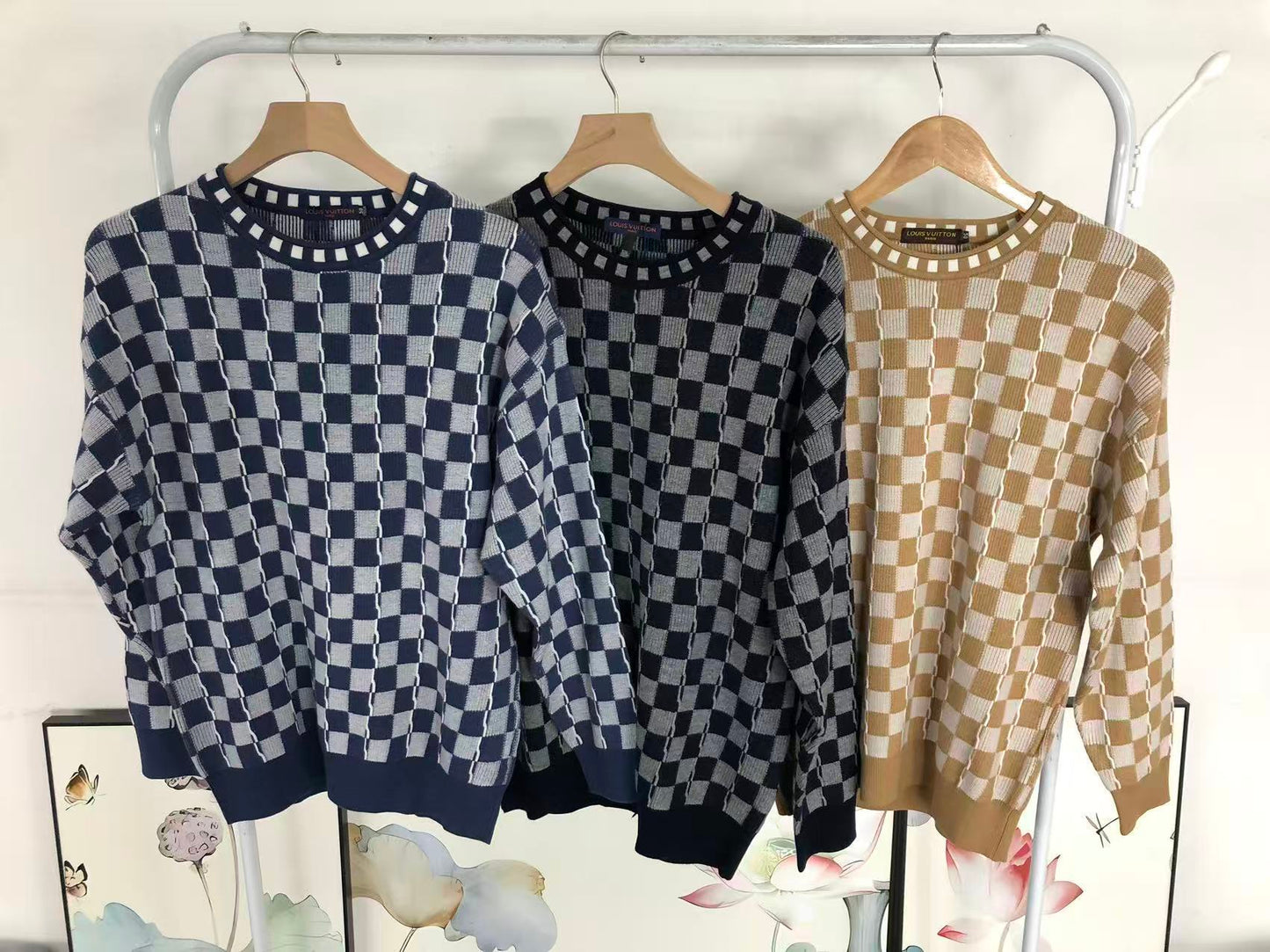 L - SWEATER