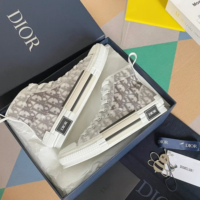 D - SNEAKERS