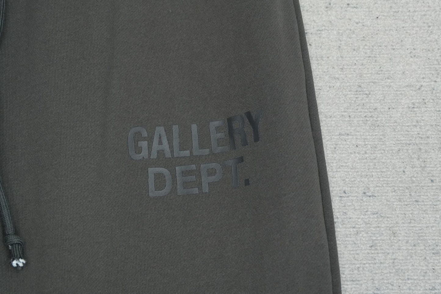 G - SWEATPANTS