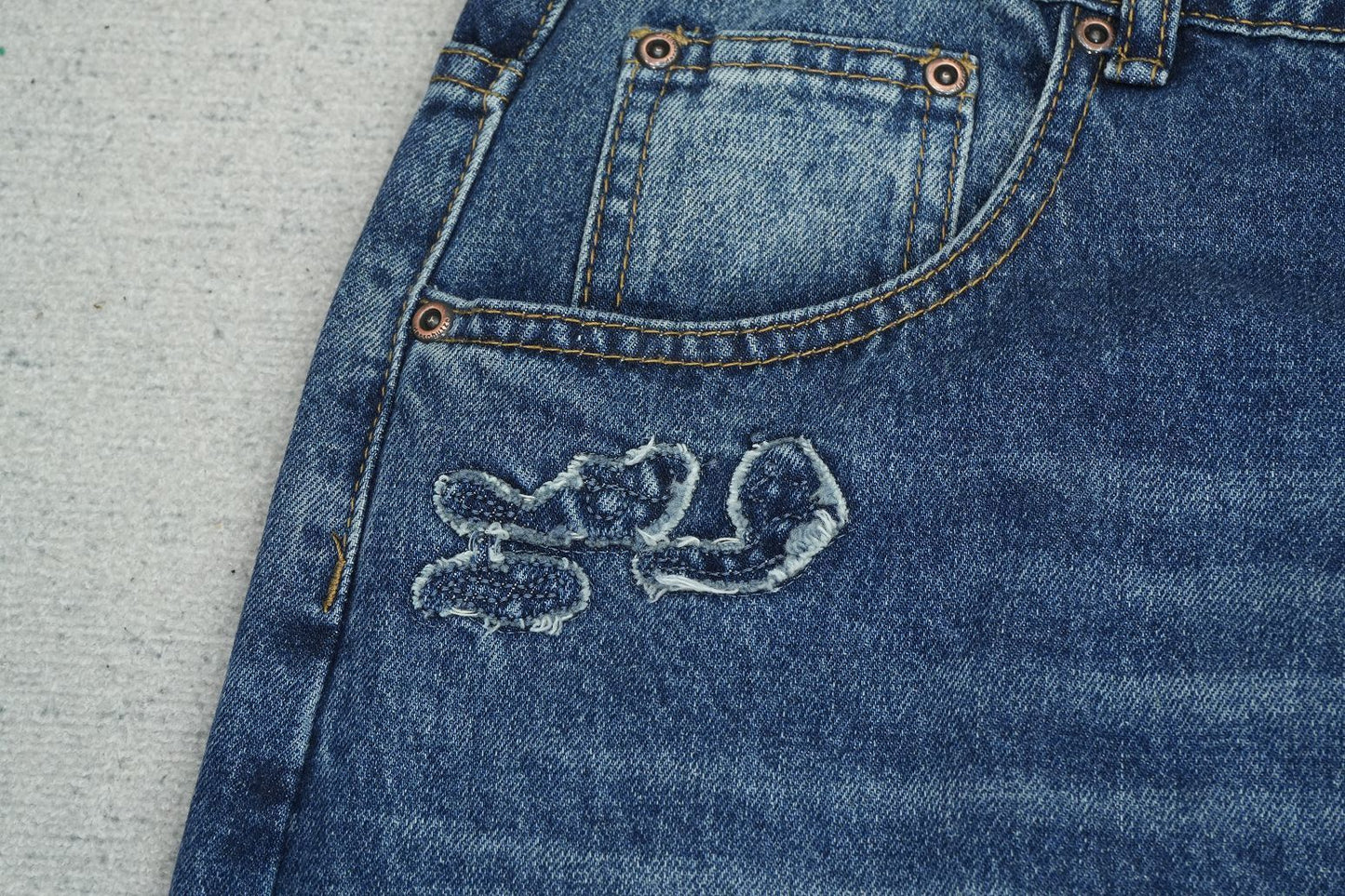 D - JEANS