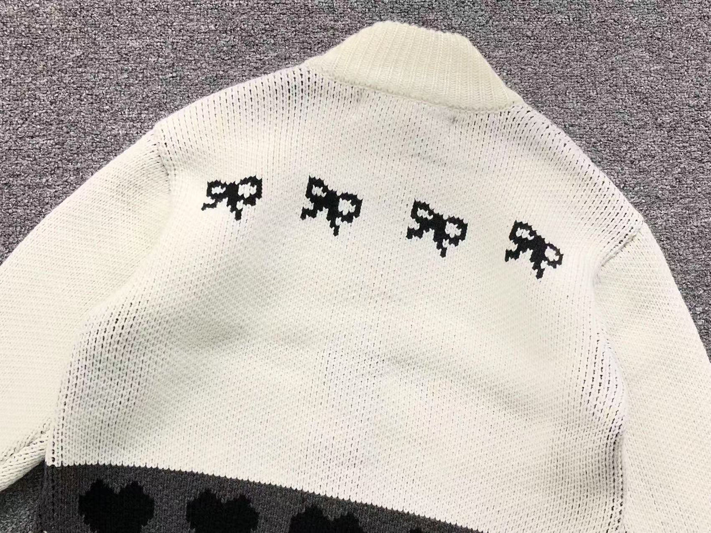 O - SWEATER