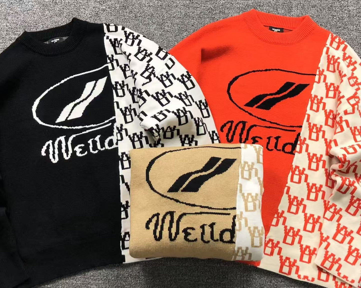 W - SWEATER