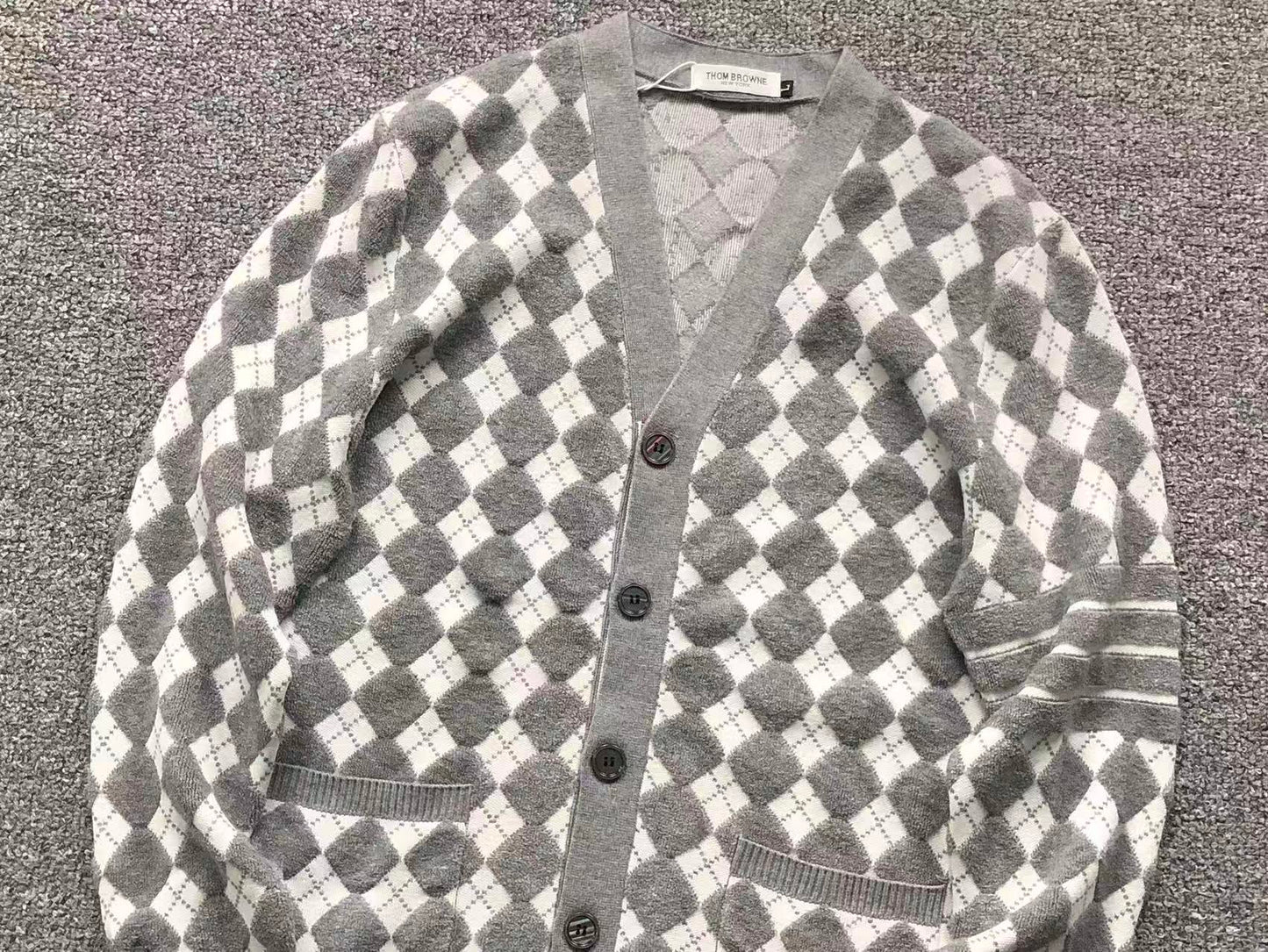 T - SWEATER