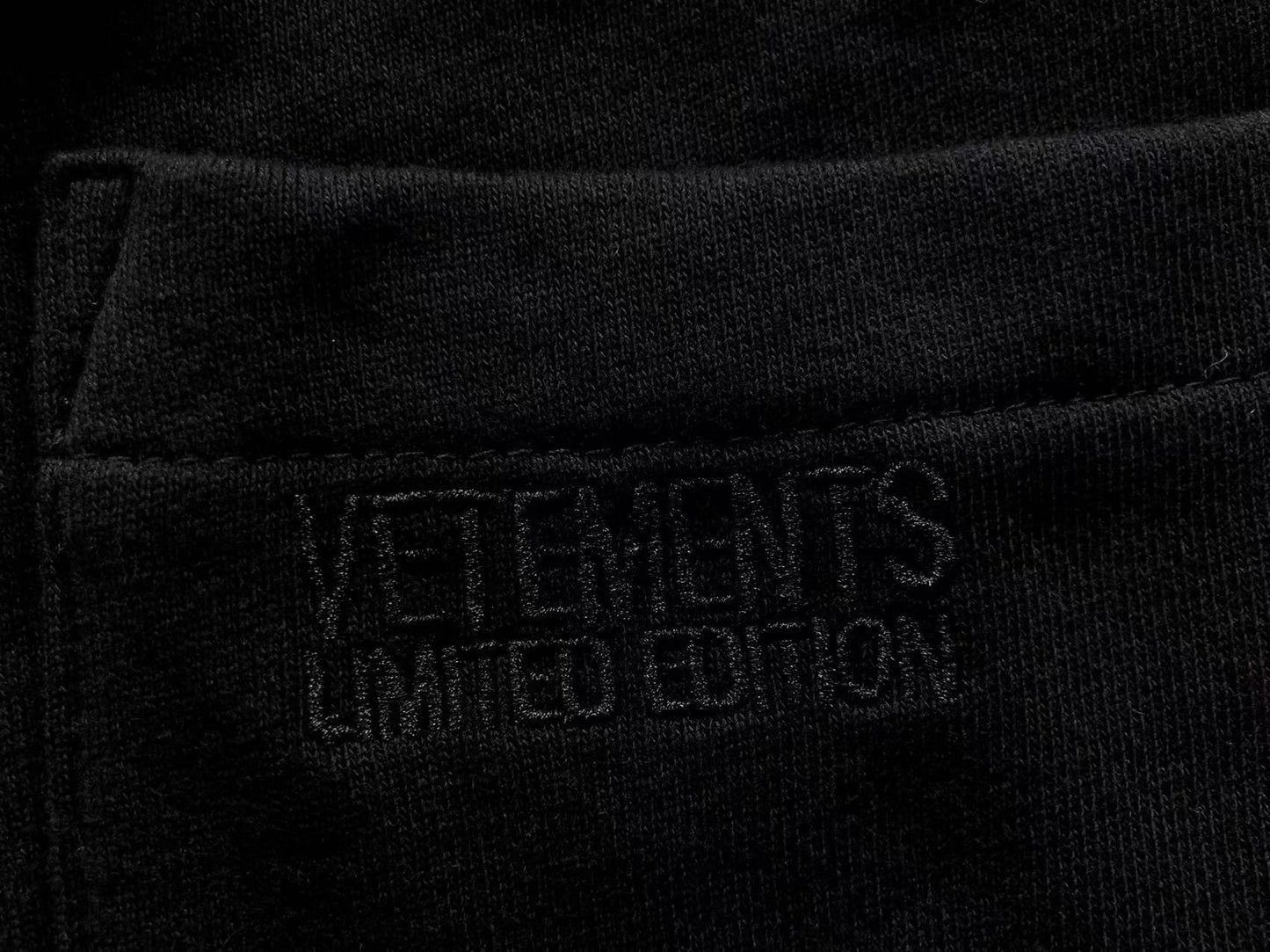 V - SHORTS