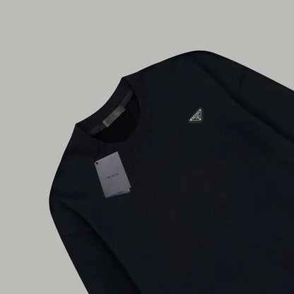 P - SWEATER