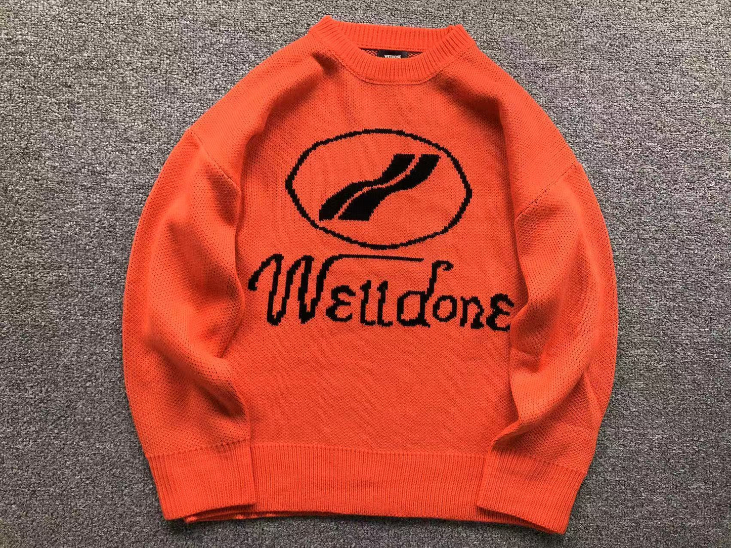 W - SWEATER