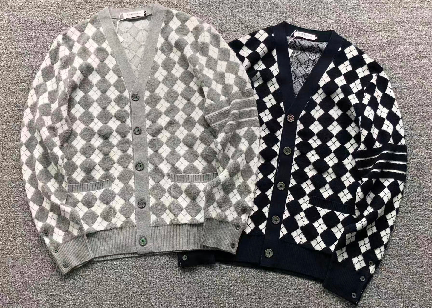 T - SWEATER