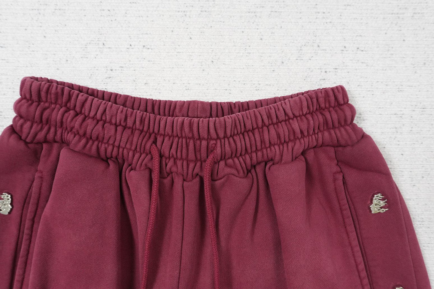 H - SWEATPANTS