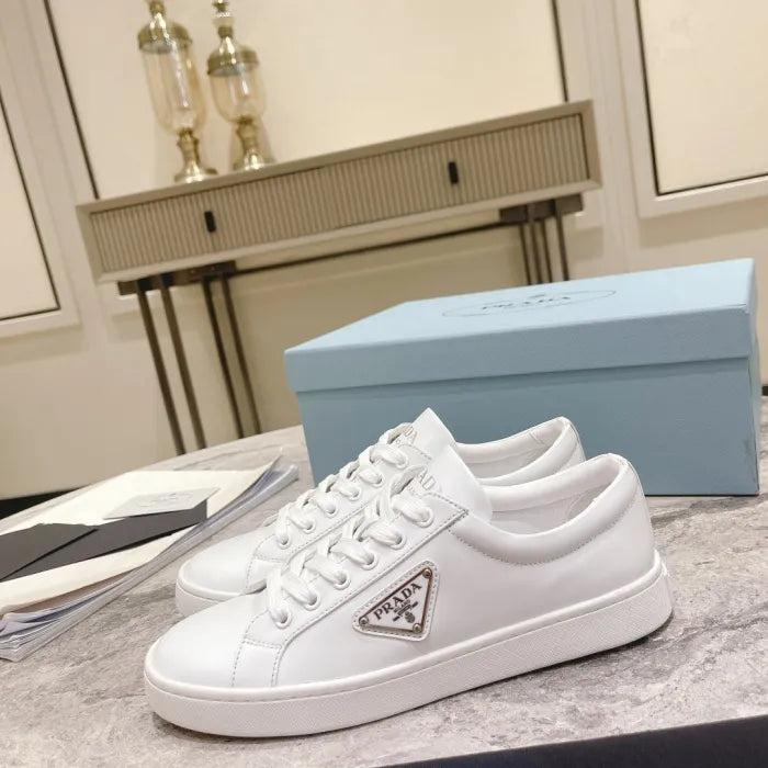 P - SNEAKERS