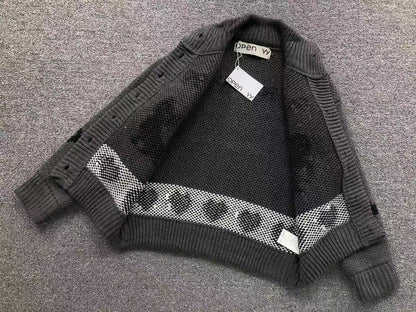O - SWEATER