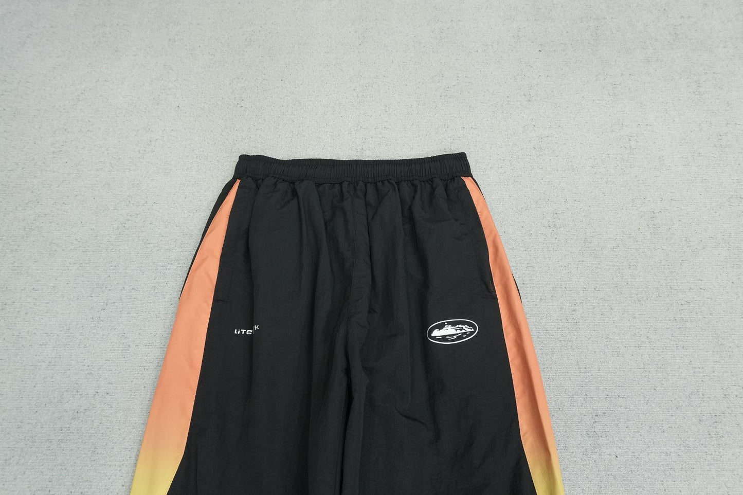 C - SWEATPANTS