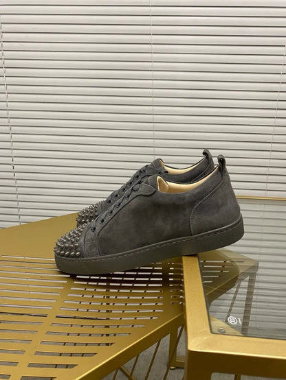 C - SNEAKERS