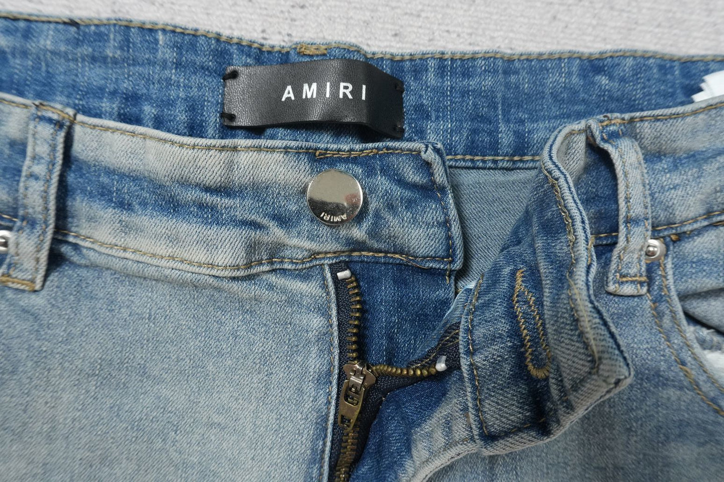 A - JEANS