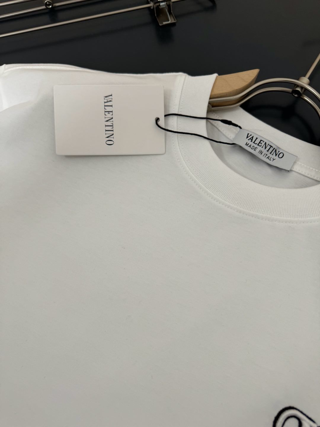 V - TSHIRT