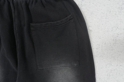 V - SWEATPANTS