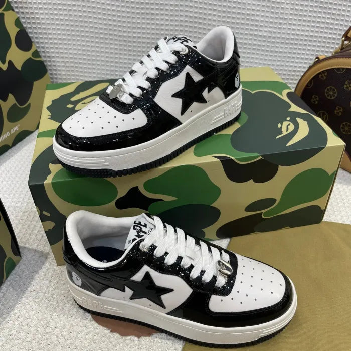 B - SNEAKERS