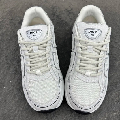 D - SNEAKERS