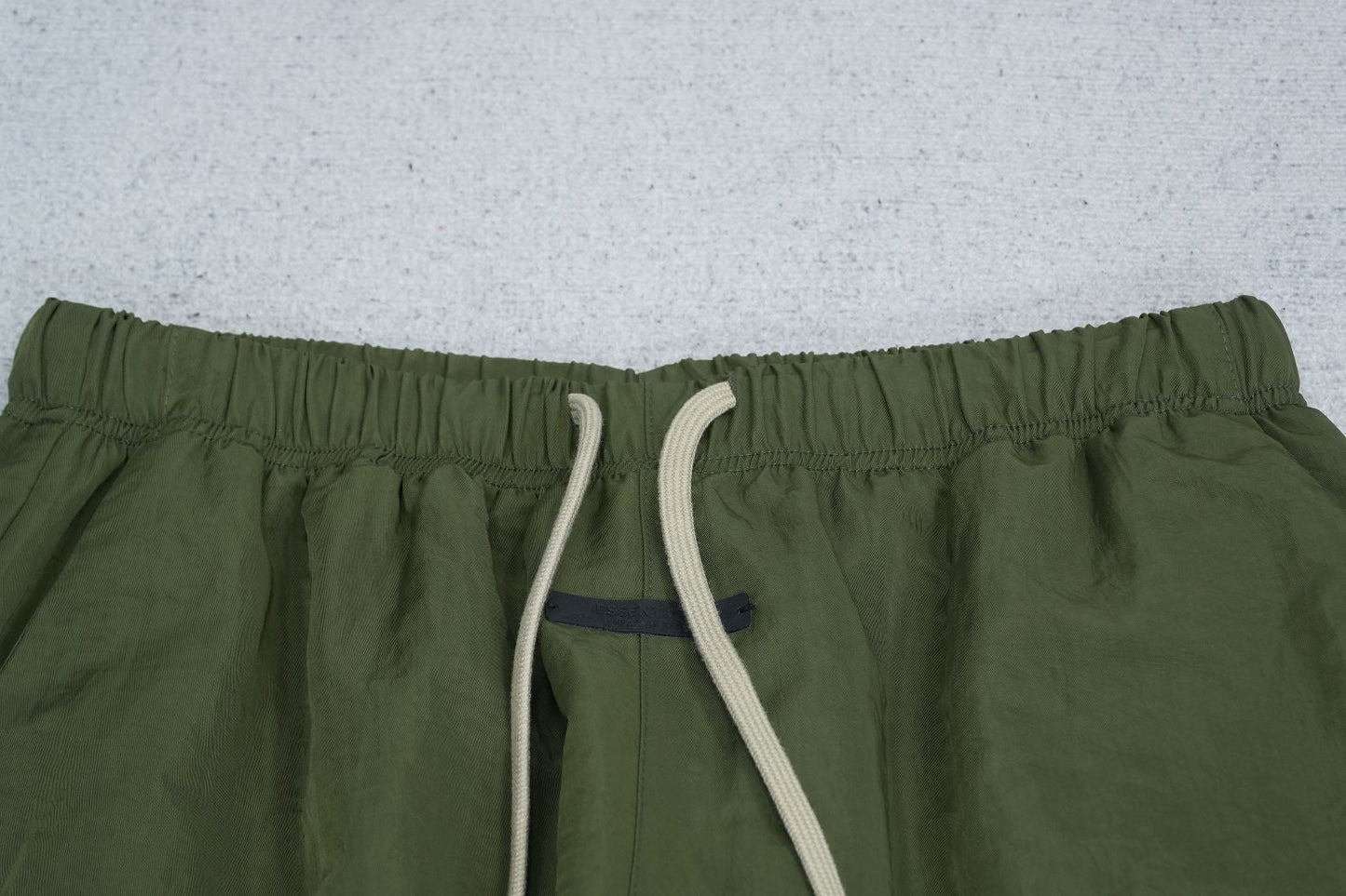 F - SWEATPANTS