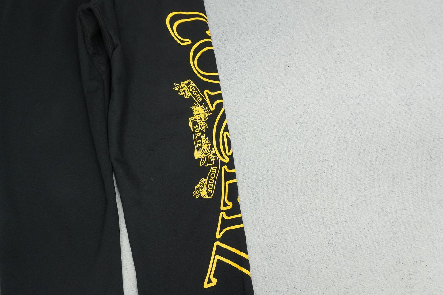 C - SWEATPANTS