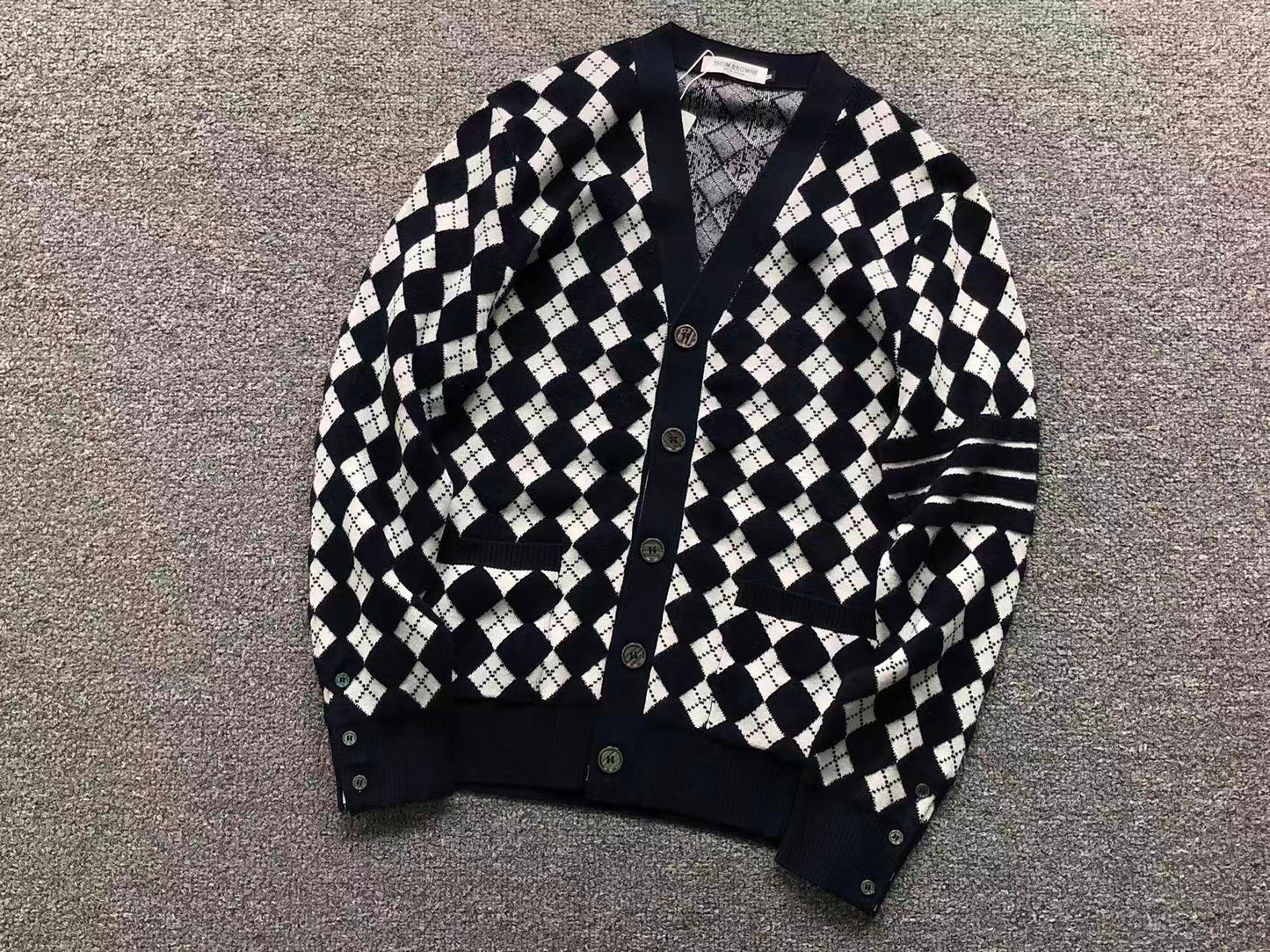 T - SWEATER