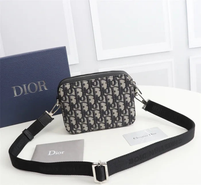 D - TASCHE