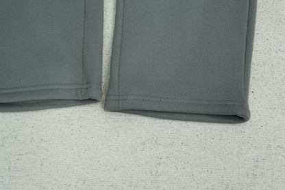 B - SWEATPANTS