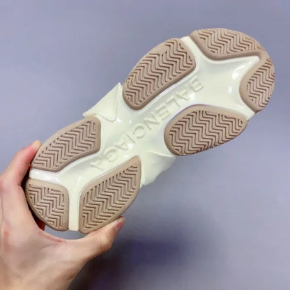 B - SNEAKERS
