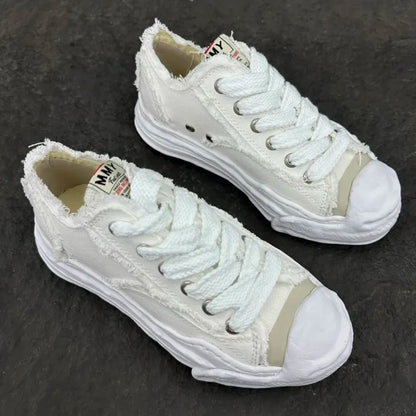 A - SNEAKERS