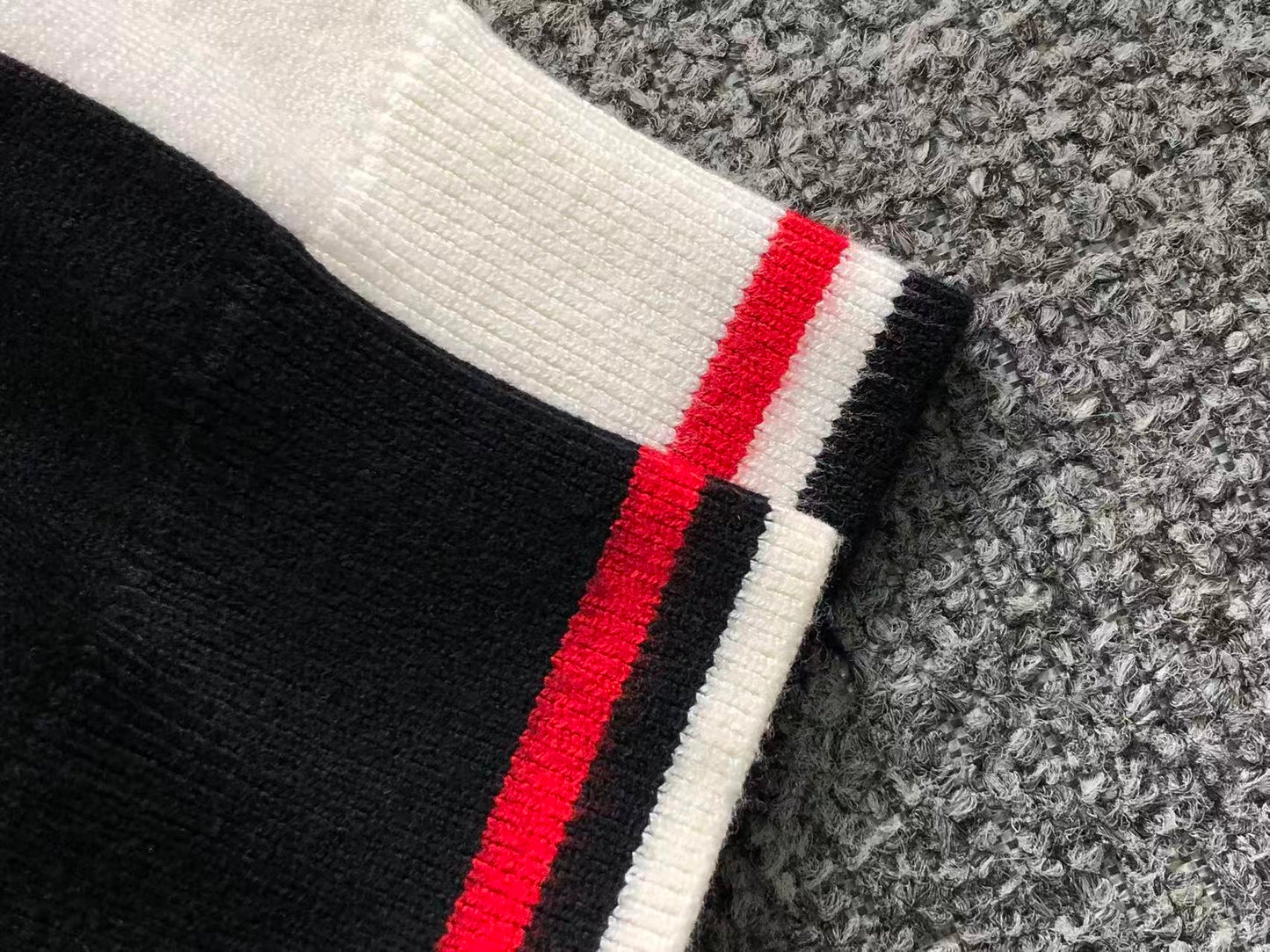 M - SWEATER