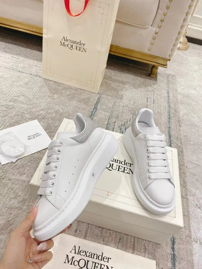 A - SNEAKERS