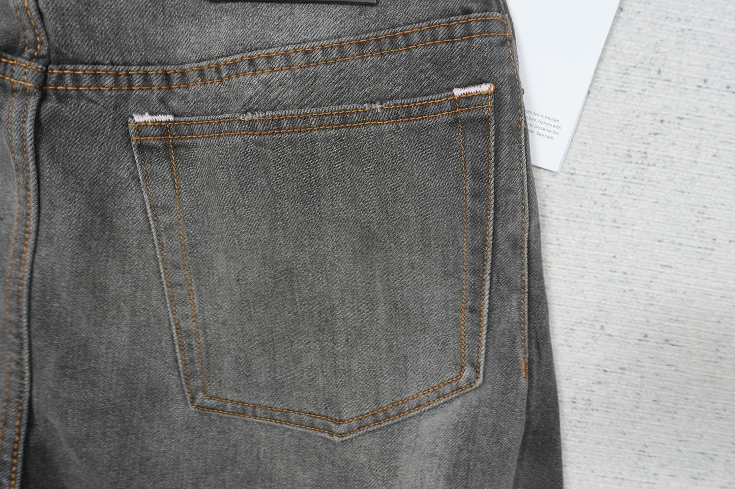 C - JEANS
