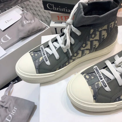 D - SNEAKERS