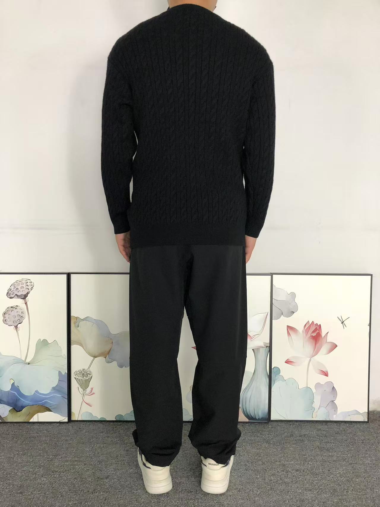 GG - SWEATER