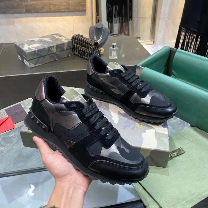 V - SNEAKERS
