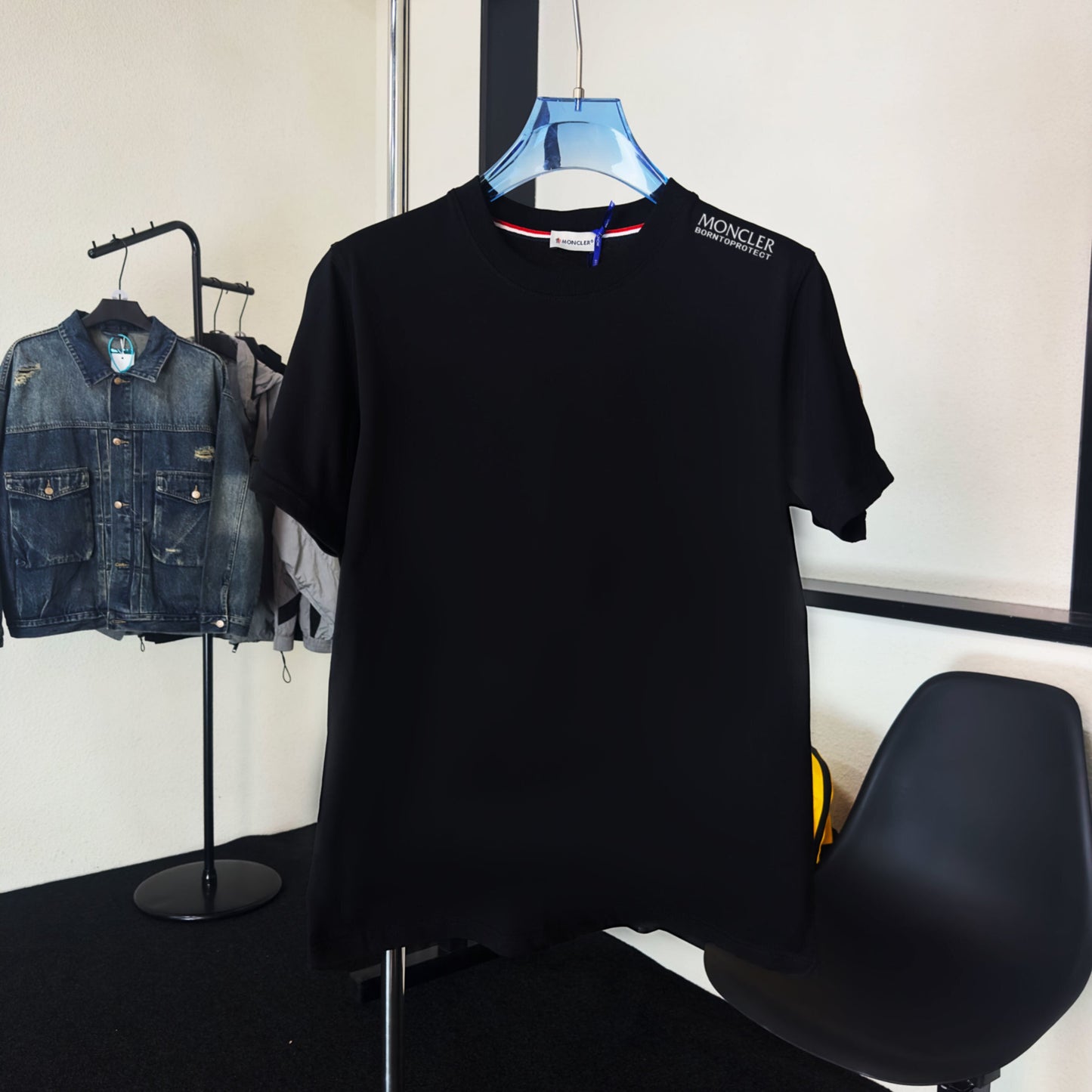 M - TSHIRT