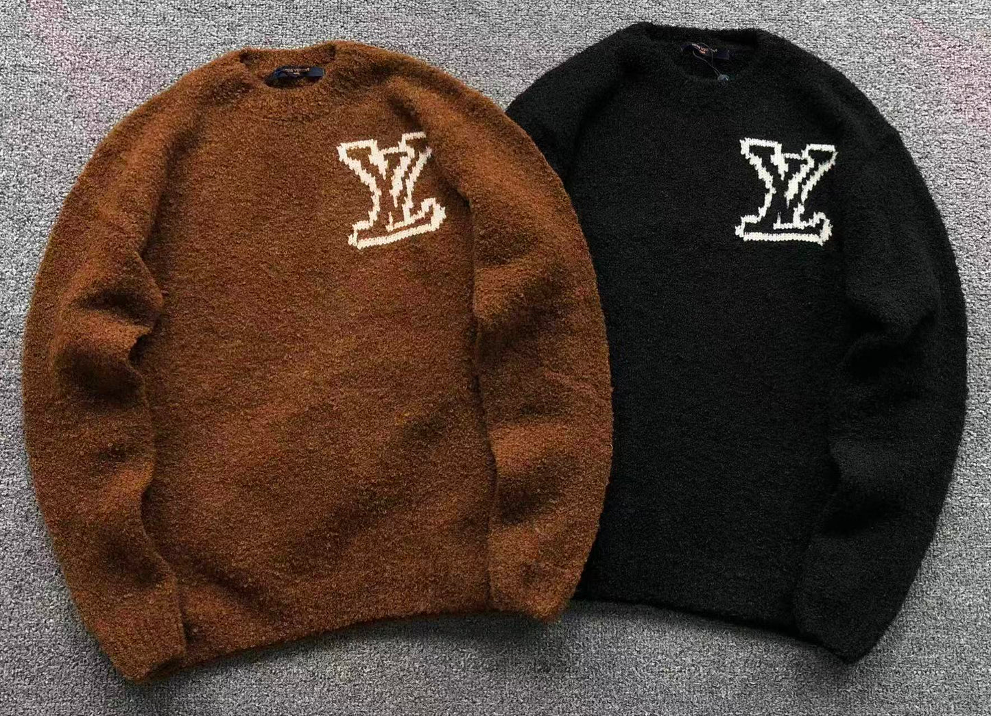 L - SWEATER