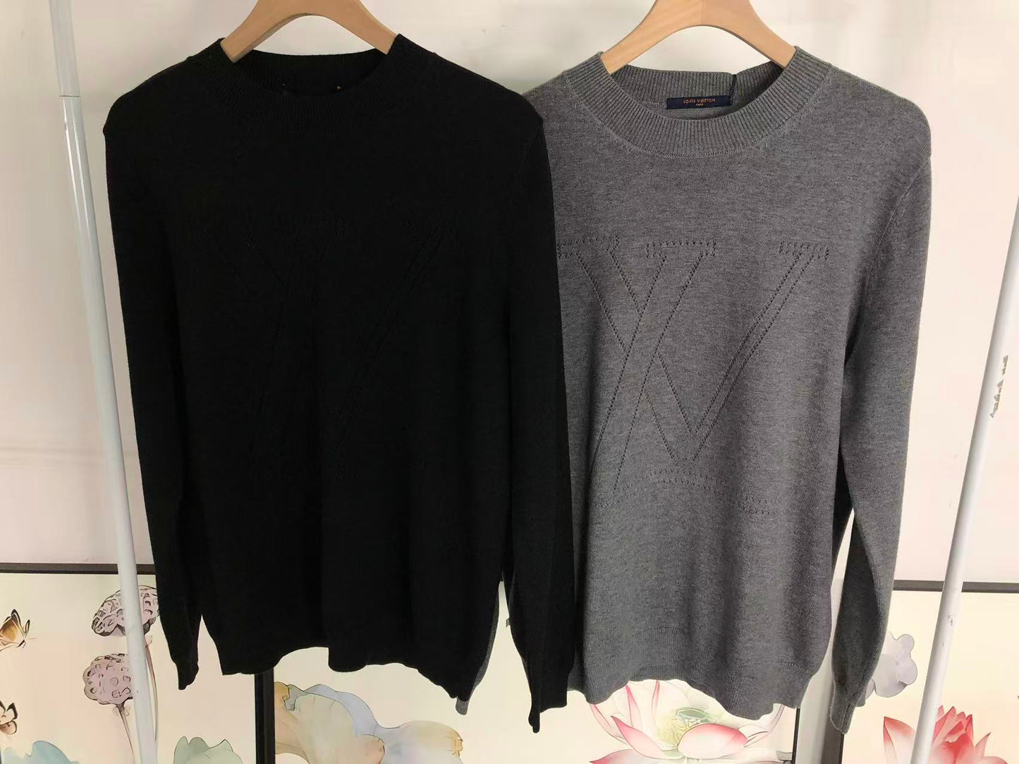L - SWEATER
