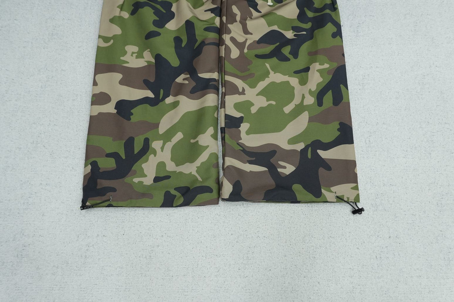 F - SWEATPANTS