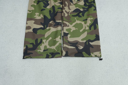 F - SWEATPANTS