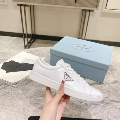 P - SNEAKERS