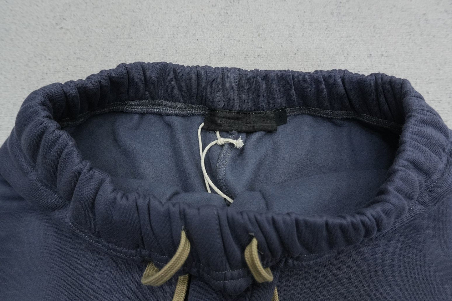F - SWEATPANTS