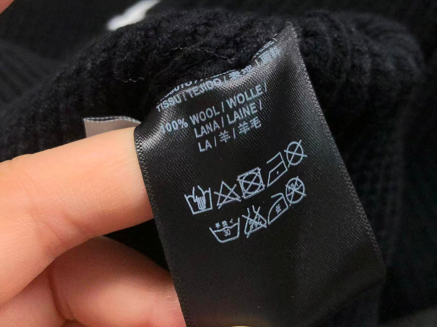 B - SWEATER