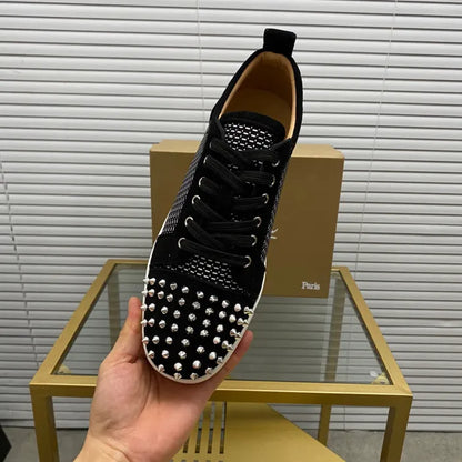 C - SNEAKERS