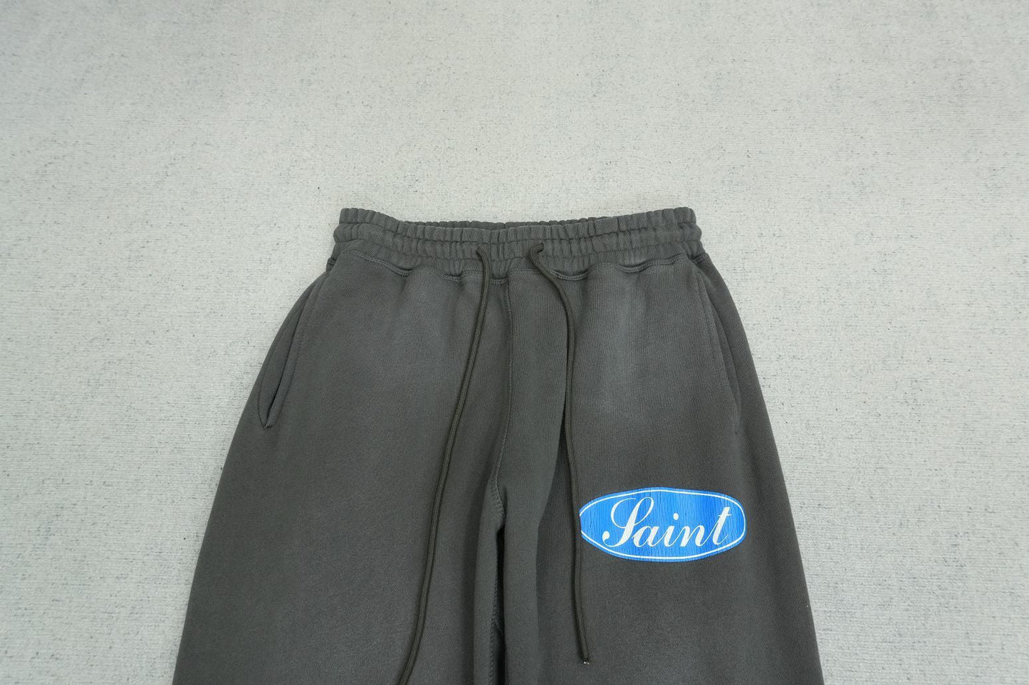 S - SWEATPANTS