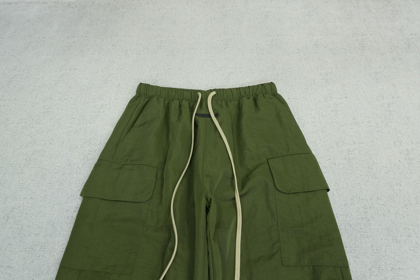 F - SWEATPANTS