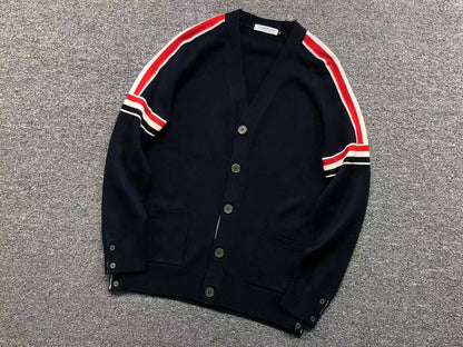 T - SWEATER