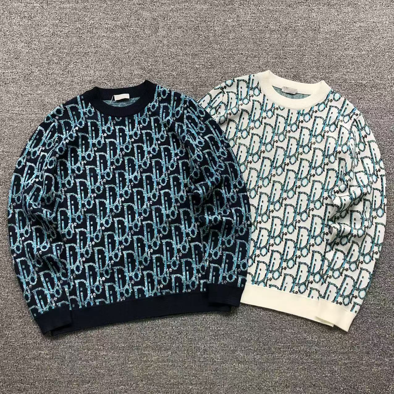 D - SWEATER